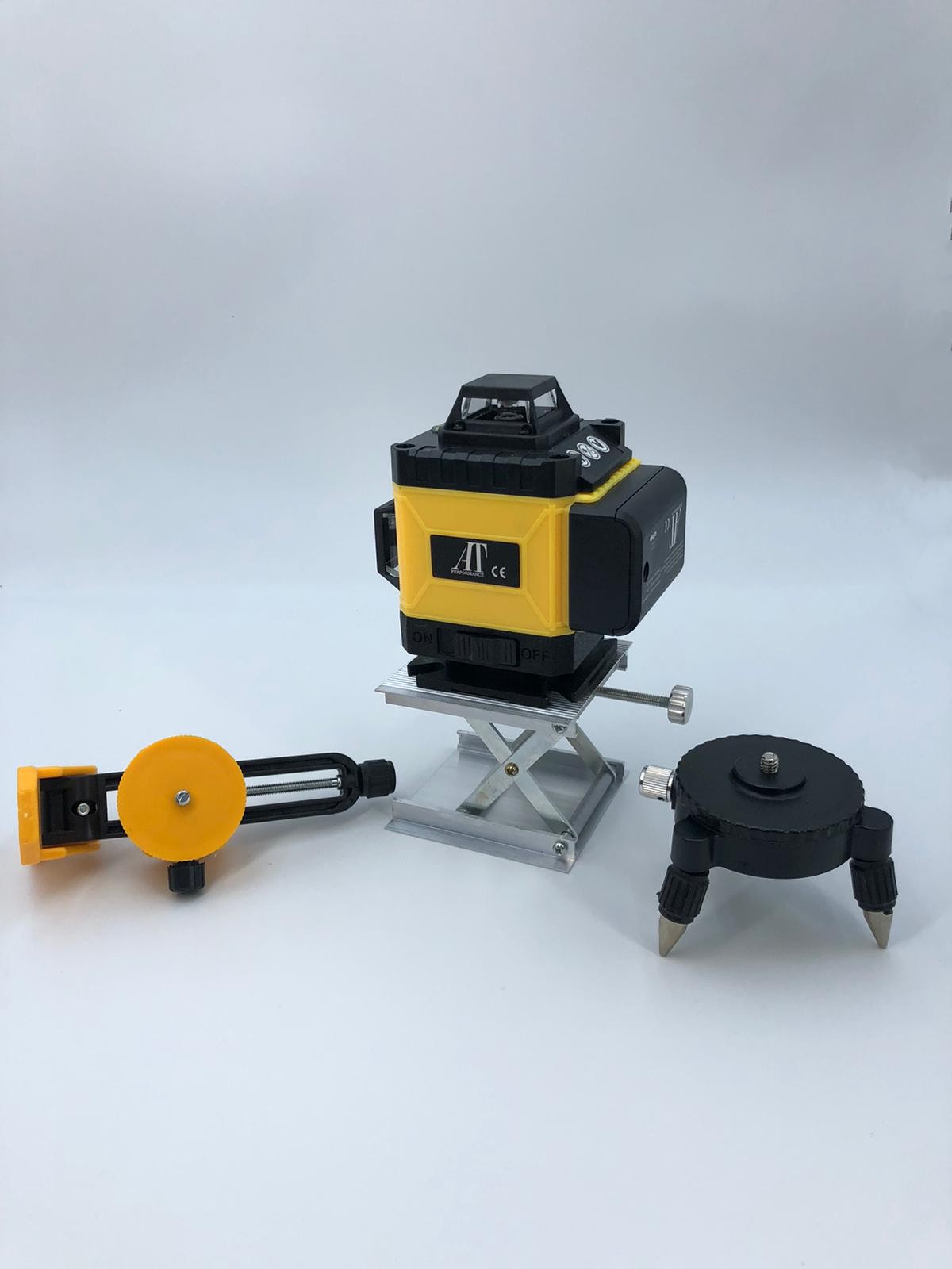 Nivel laser 4D cu 16 linii, AT PERFORMANCE®, 360°, Platforma de ridicare, cu autonivelare, Telecomanda, Lumina verde, Trepied 150 cm, Negru/GALBEN.